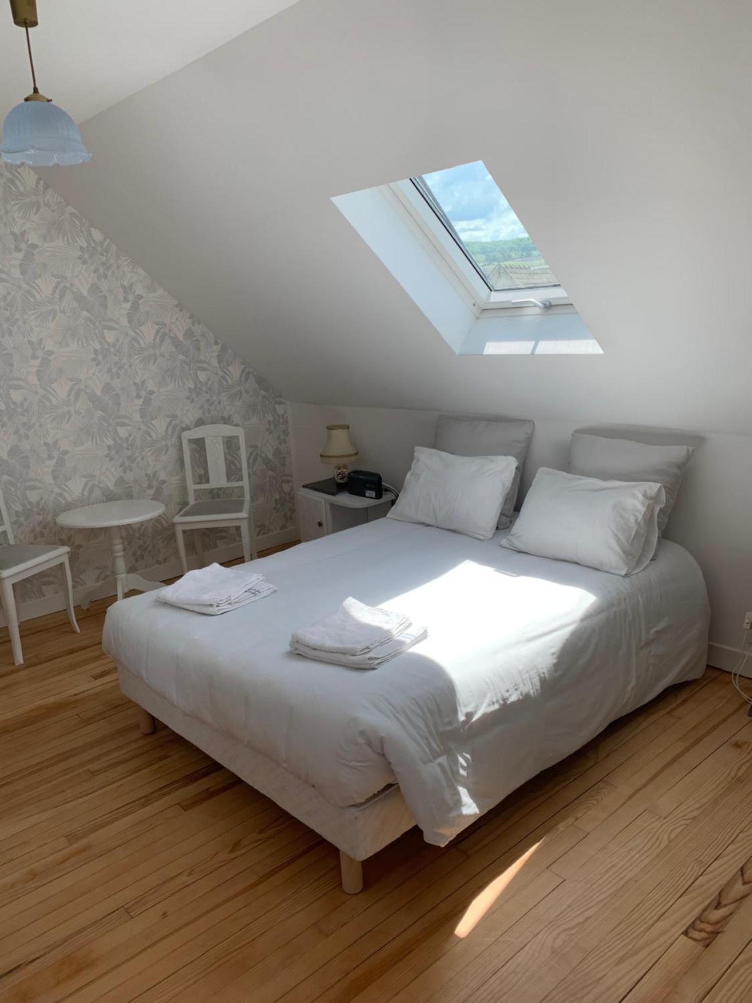 Le Claugi Villa Damery  Rom bilde